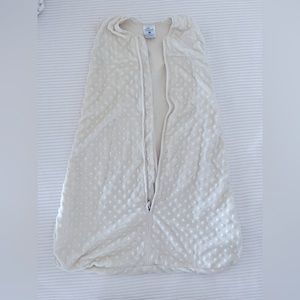 HALO Wearable Blanket Plushy Dot